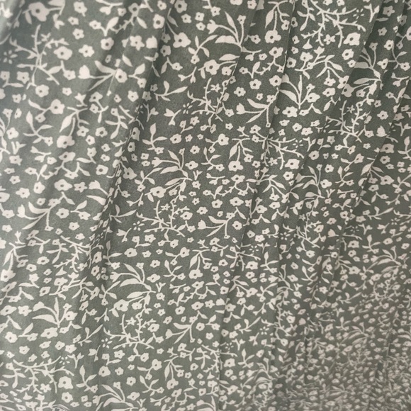 Chic Off-Shoulder Green Maxi Dress - Picture 4 of 4